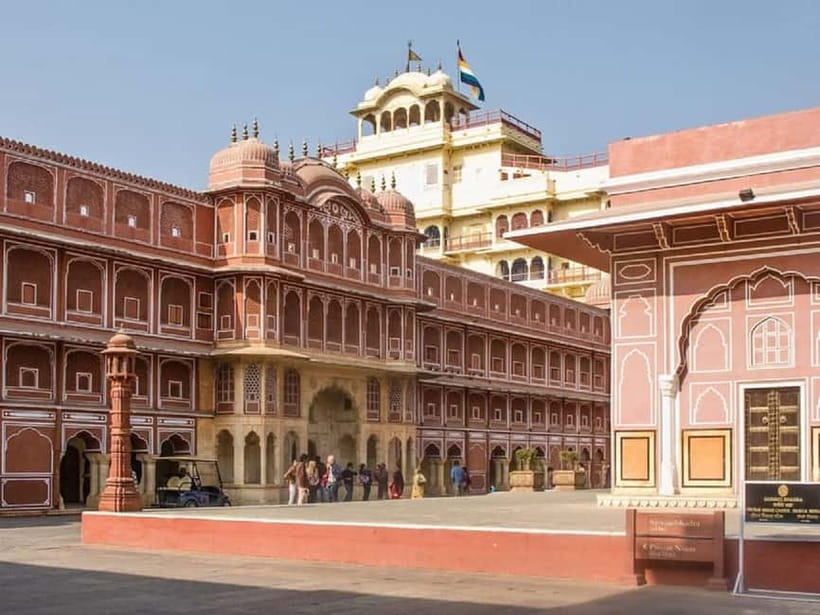 Jaipur: Elephant Activities Feed, Paint & Ride with Pickup - Amer Fort and Panna Meena ka Kund