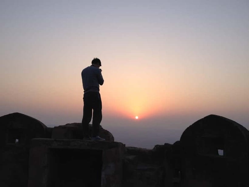 Jaipur: Explore Amber, Jaigarh & Nahargarh Fort with Sunset - Nahargarh Fort: finish with Jaipur below you