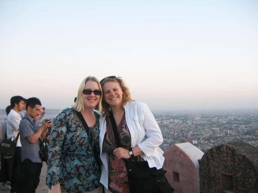 Jaipur: Explore Amber, Jaigarh & Nahargarh Fort with Sunset - Royal Gaitor: quiet marble work before the crowds