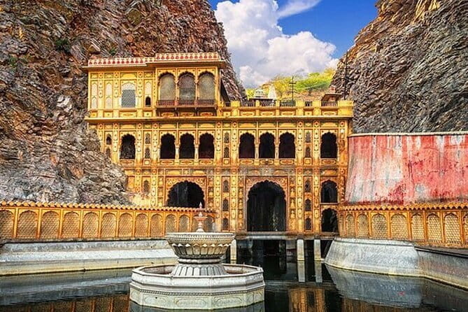 Jaipur Full Day Heritage of Pink City Tour By Tuk Tuk With Chai - Panna Meena ka Kund and Jagat Shiromani Temple