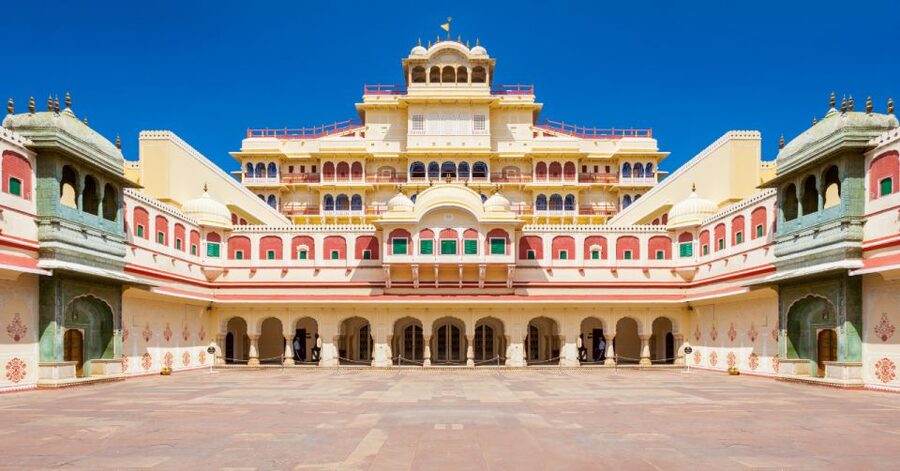 Jaipur: Full-Day Private City Tour by Car with Guide - The guides make the biggest difference