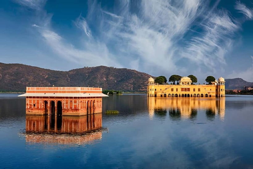 Jaipur: Full-Day Private Sightseeing Tour by Tuk Tuk - Hawa Mahal starts the day with a famous façade