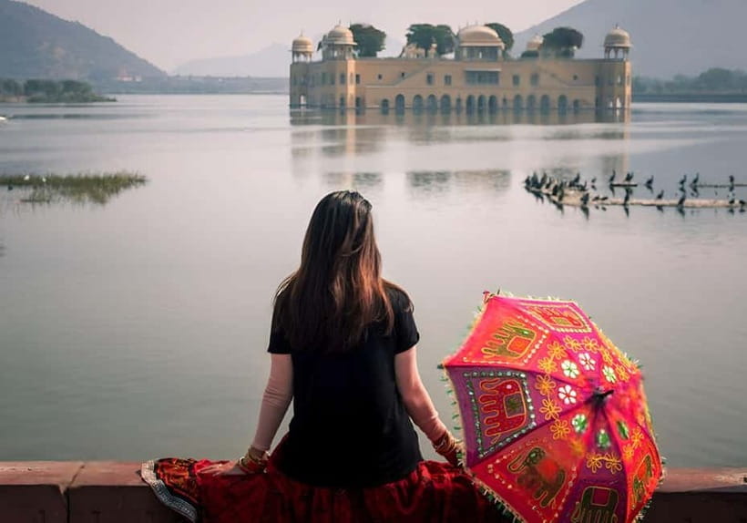 Jaipur: Full-Day Sightseeing Tour with Guide and Lunch - Hawa Mahal gives you Jaipur’s first big surprise