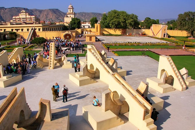 Jaipur Guided City Tour: City Palace, Jantar, Hawa & Jal Mahal - City Palace: Jaipur’s royal starting point