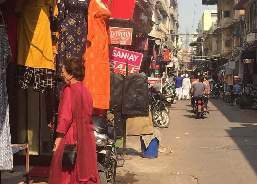 Jaipur: Guided History Walking Tour with Food Tasting - Key points at a glance