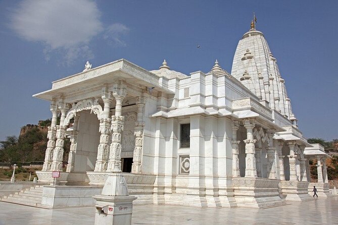 Jaipur Guided Tour with Monkey Temple - Amer Fort gives the morning its grand opening