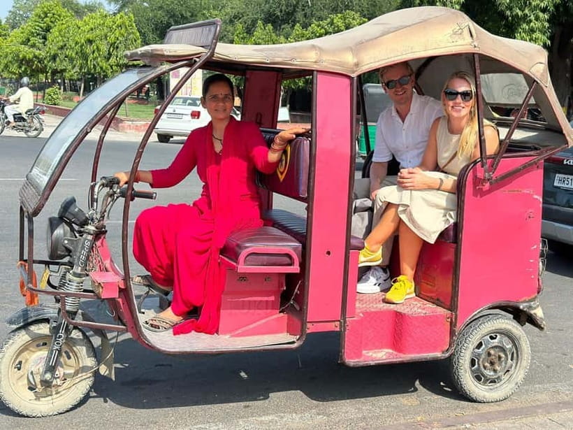 Jaipur Half-Day City Tour By E-Rickshaw with Female Driver - Hawa Mahal and the first look at royal Jaipur
