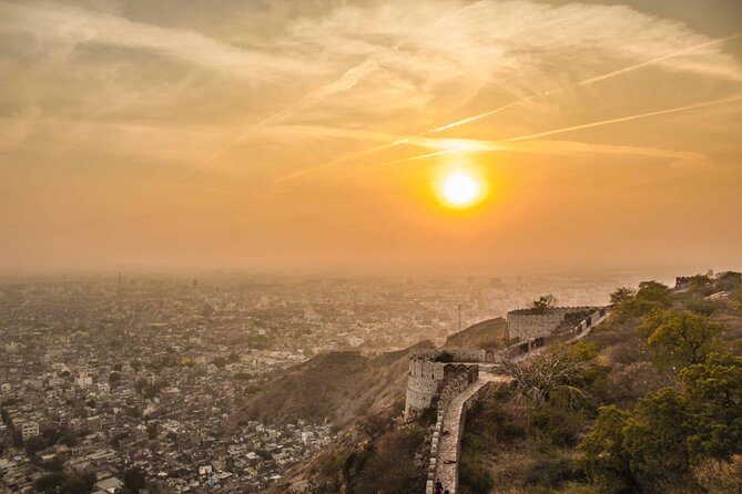 Jaipur Half-Day Evening Tour with Sunset and Dinner - Nahargarh Fort is the evening’s main event