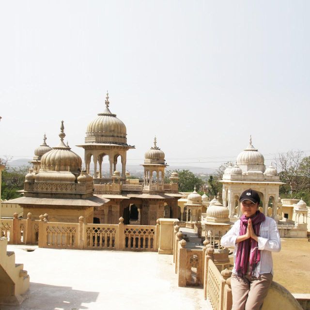 Jaipur: Half-Day Guided Sightseeing Tour with Flower Market - Jantar Mantar rewards a few minutes of attention
