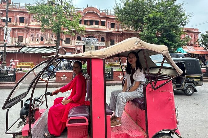 Jaipur Half-Day Heritage Tour by Women-Driven E-Rickshaw - Key points to know before booking
