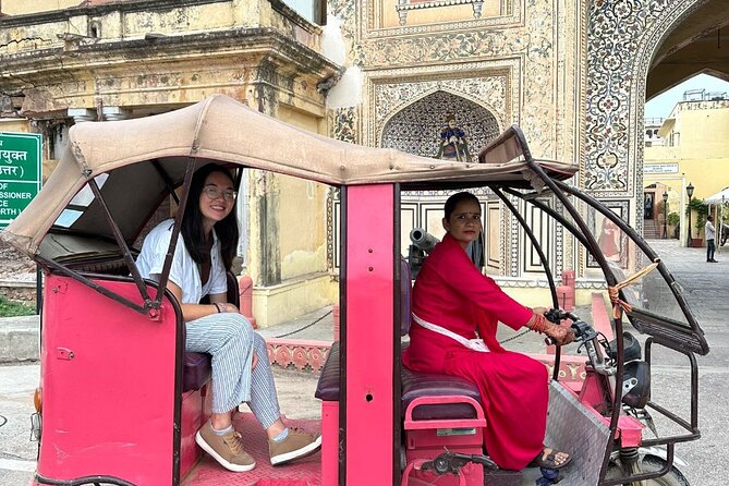 Jaipur Half-Day Heritage Tour by Women-Driven E-Rickshaw - Meeting Jaipur’s women artisans in Ramgarhmode