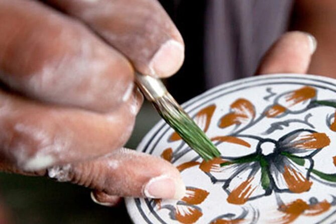 Jaipur Half-Day Shopping Tour with Hand Block Printing Class - Jaipur Blue Pottery Art Centre: the craft behind the blue glaze