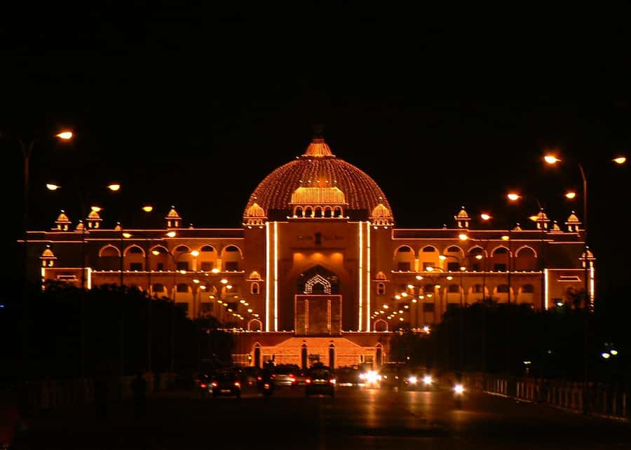Jaipur: Heritage Evening Tour with Monkey Temple Sunset - Albert Hall Museum under evening lights