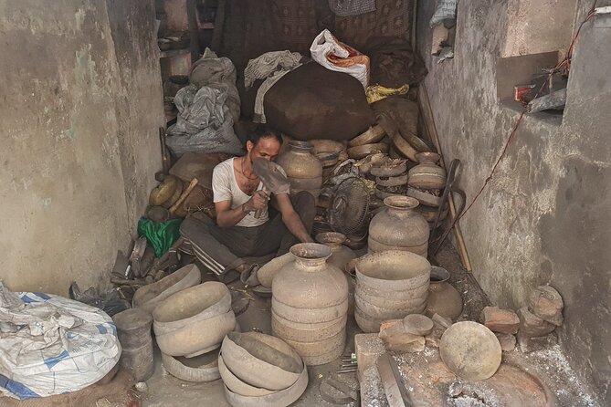 Jaipur Heritage Walk - Artisans | Bazaars | Culinary | Temples (Awarded) - Maniharo Ka Rasta and the wax bangle craft