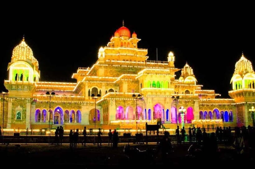 Jaipur: Night Tour of Amer & pink city by an open air jeep - Hawa Mahal and Jaipur’s famous facade