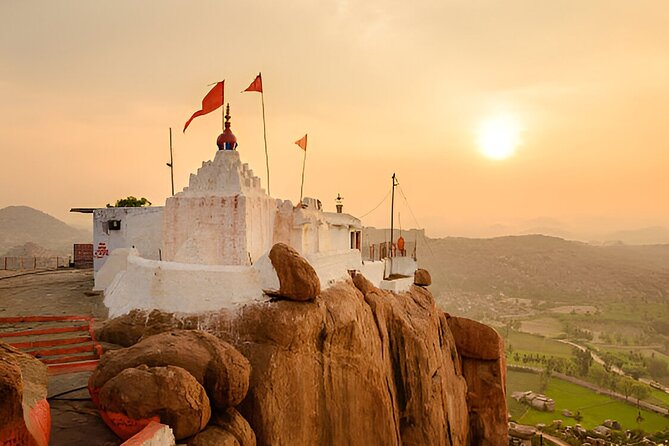 Jaipur Night Tour with Scenic Sunset at Monkey Temple - Hawa Mahal is at its best under lights