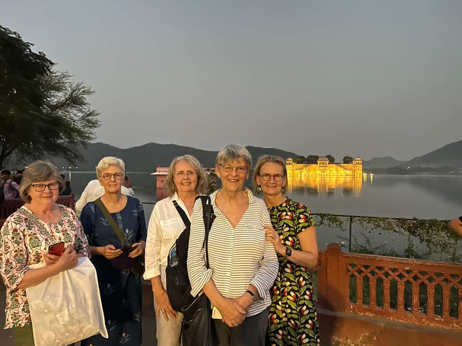 Jaipur: Night Tuk-Tuk Tour With Friendly Local Driver - Albert Hall Museum under evening lights