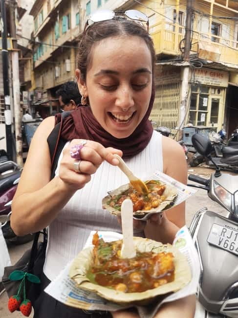 Jaipur : No Diet Club Amazing Street Food Tasting in Jaipur - Pyaz kachori and samosa: Jaipur’s crisp opening course