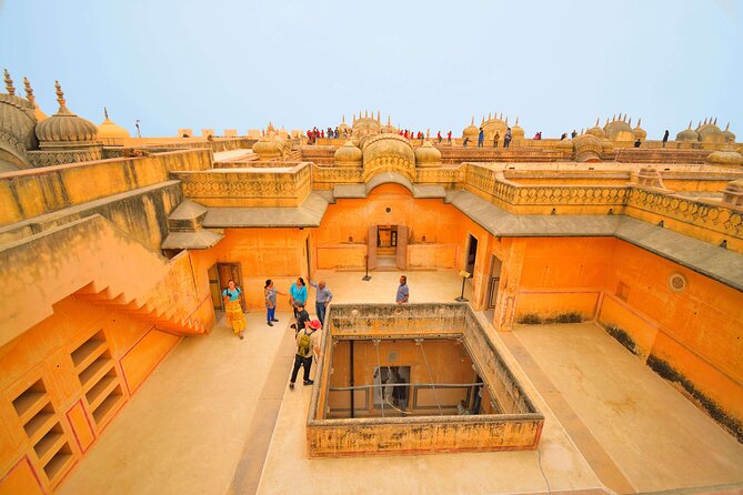 Jaipur No Shopping Guided Sightseeing Tour with Heritage Walk - Jagat Shiromani Temple adds a quieter religious site