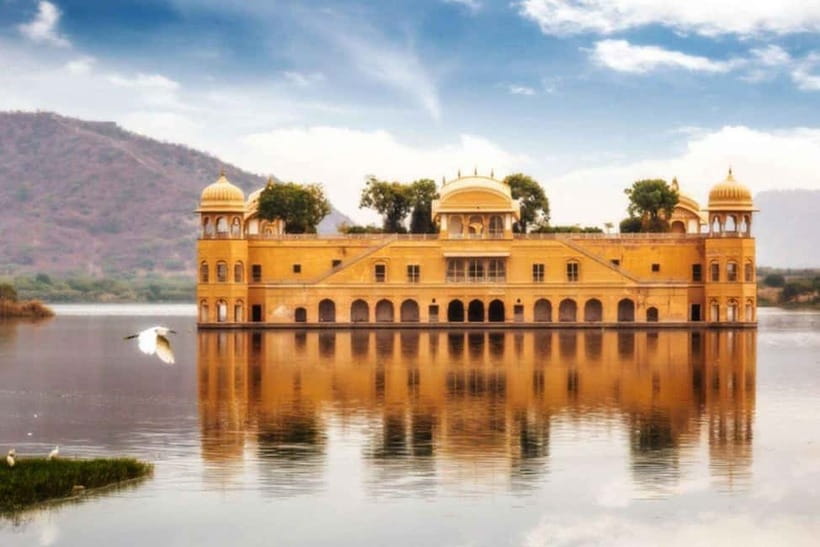 Jaipur Pink City Heritage Tour: Book By Car with Guide - Amber Fort starts the royal story