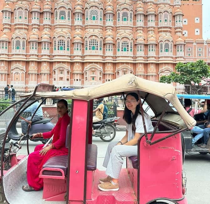 Jaipur Private City Tour with a Women-Driven E-Rickshaw Ride - City Palace and the old royal center