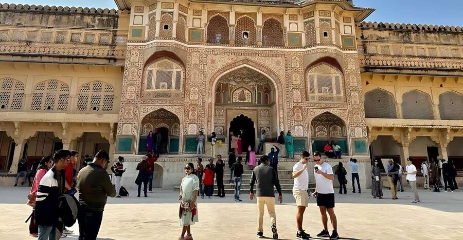 Jaipur Private City Tour with Hotel Pick-Up & Drop 4 - 8 Hrs - Jantar Mantar rewards a good explanation