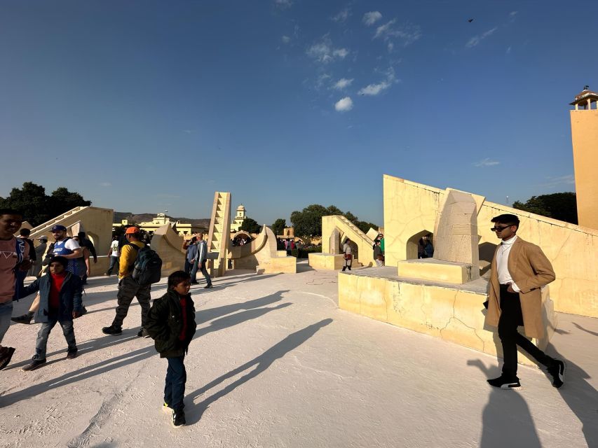 Jaipur Private City Tour with Hotel Pick-Up & Drop 4 - 8 Hrs - Gatore ki Chattriyan and Patrika Gate