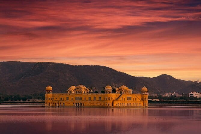 Jaipur: Private Full-Day City Sightseeing with Pick-Up & Drop off - Jantar Mantar Turns Astronomy Into Architecture