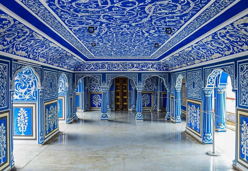 Jaipur: Private Full-Day City Tour By Tuk-Tuk with Pick-Up - Jal Mahal from the edge of Man Sagar Lake