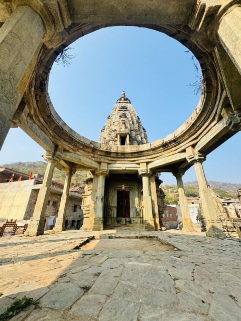 Jaipur: Private Full Day Sightseeing Tour By Car with Guide - Jantar Mantar and the science of the sky