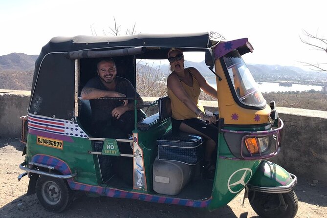 Jaipur Private Full-Day Sightseeing Tour by Tuk-Tuk with Pickup - Two hours inside Jaipur’s City Palace