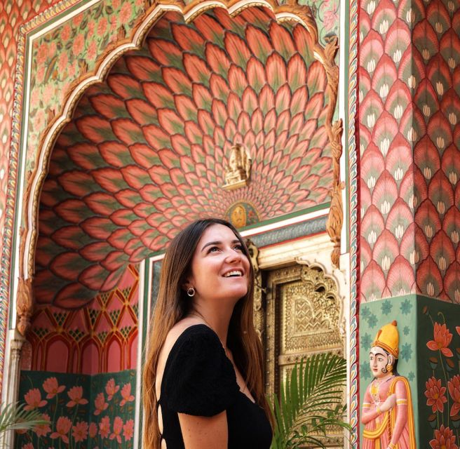 Jaipur: Private Full-Day Tour of the Heritage Pink City - Gaitor’s marble memorials