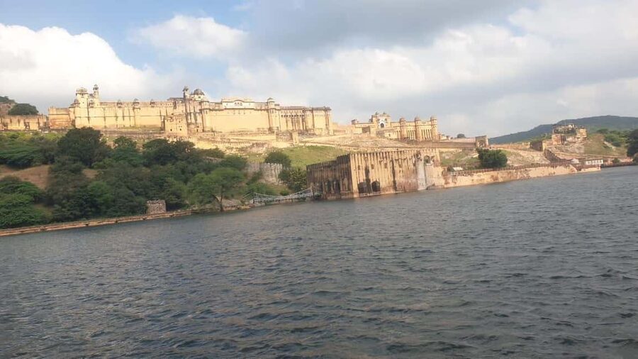 Jaipur: Private Guided Half Day & Full Day Tour in Jaipur - The private car, driver, and pickup details