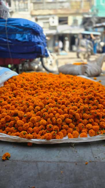 Jaipur: Private Guided Half Day & Full Day Tour in Jaipur - Lunch and bazaars, useful extras rather than automatic features