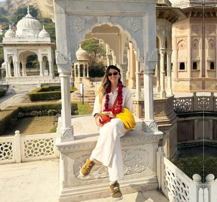 Jaipur: Private Half-Day Instagram Tour with Guide - The flower market adds everyday Jaipur color