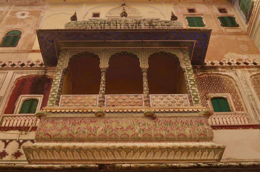 Jaipur: Private PinkCity & Stepwell Heritage Tour with Guide - Jal Mahal beside Man Sagar Lake