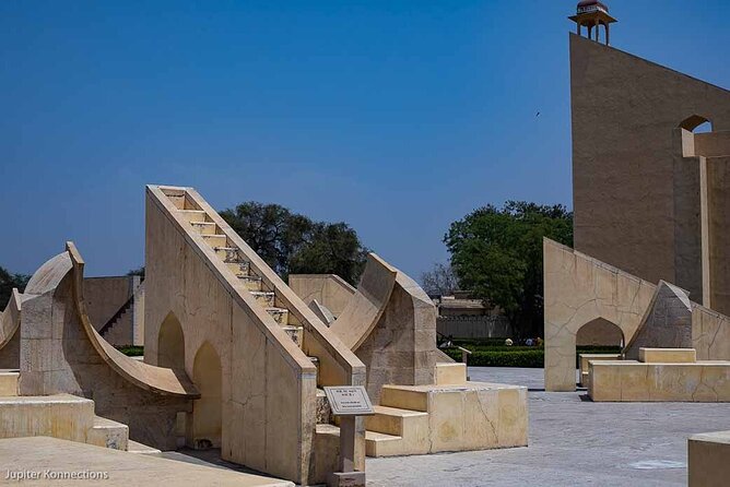 Jaipur Private Sightseeing Full Day Tour By Car and TukTuk - Jal Mahal, a quick photo stop on Man Sagar Lake