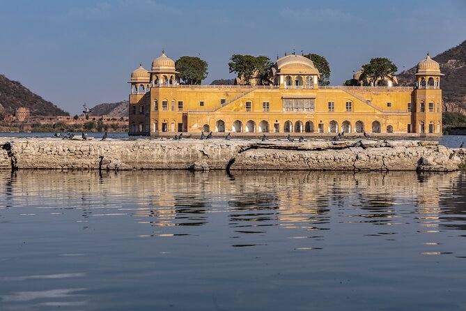 Jaipur Private Sightseeing Full Day Tour By Car and TukTuk - Hawa Mahal and the story behind 953 windows