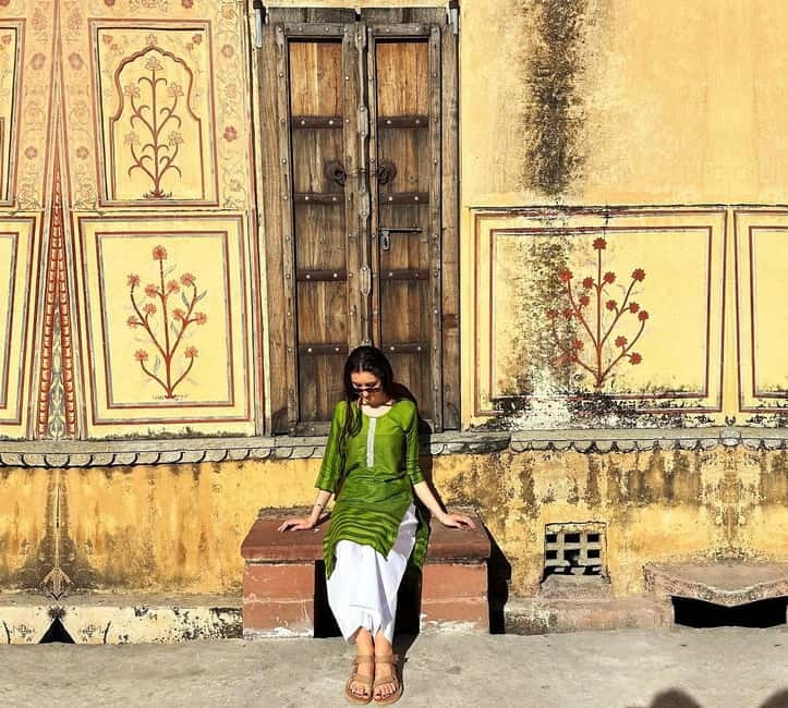 Jaipur: Private Tour for Instagram and Photography Lovers - Royal Gaitor Tumbas offers quieter stonework