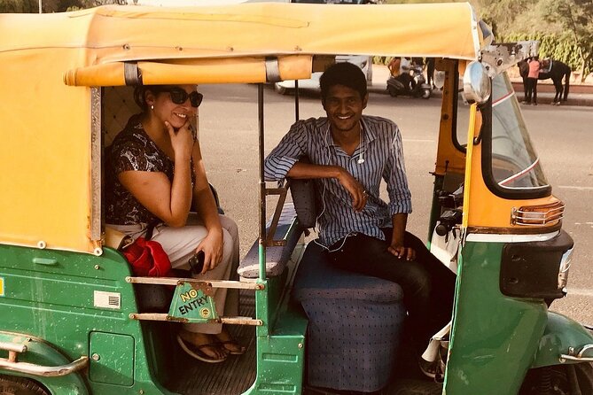 Jaipur Private Tuk Tuk Tour – Full-Day jaipur City Sightseeing - Hawa Mahal and the famous honeycomb facade
