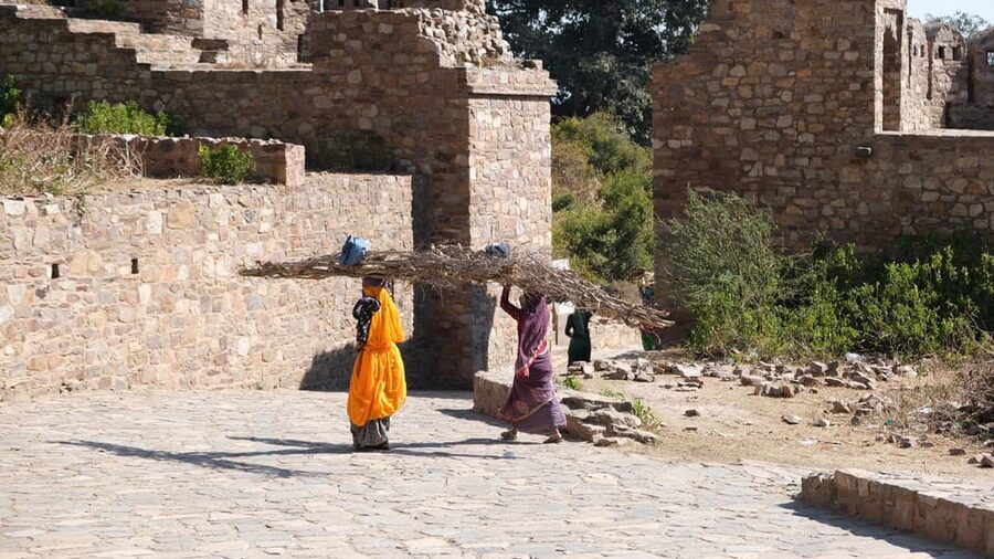 Jaipur: Same-Day Bhangarh Fort & Chand Baori Stepwell Tour - Chand Baori and its endless stair pattern