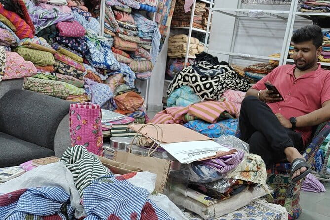 Jaipur: Shopping Tour•Food & Drink•City Sightseeing Tour Tuk-Tuk - A Jaipur day built around food, palaces, and shopping