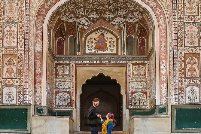 Jaipur Sightseeing - City Palace, one hour in Jaipur’s royal center