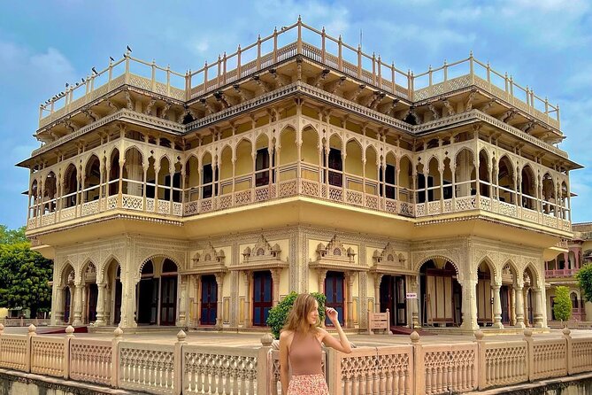 Jaipur Sightseeing - Hawa Mahal, a quick look at Jaipur’s pink facade