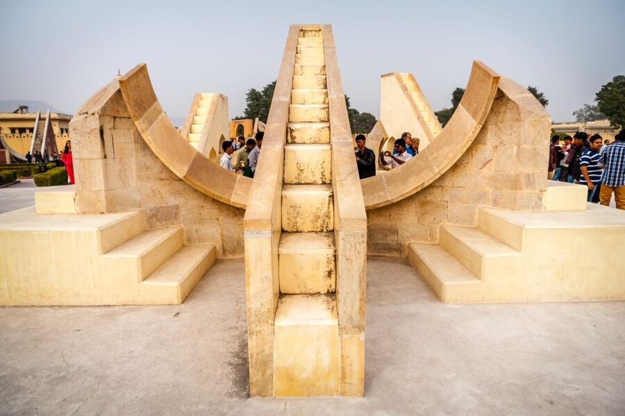 Jaipur Sightseeing by Tuk-Tuk: Temples, Palaces & Markets - Jal Mahal and the short lakeside pause