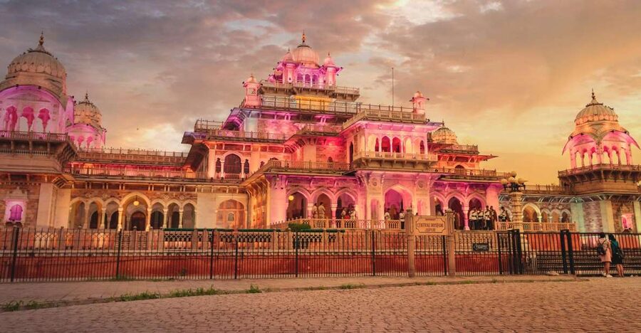 Jaipur Sightseeing by Tuk-Tuk: Temples, Palaces & Markets - Hawa Mahal and the first look at Jaipur