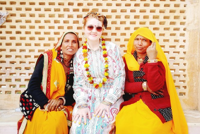 Jaipur Sightseeing & Shopping Tour by Private Car with Guide - Lunch, comfort, and the pace of the day