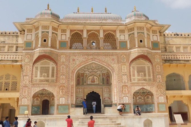 Jaipur Sightseeing Tour with Private Car and Driver - City Palace, the longest central-city visit