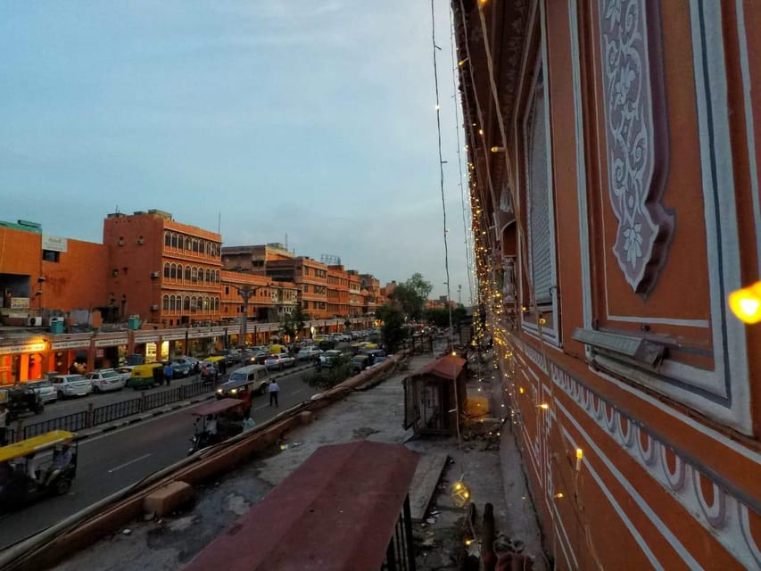 Jaipur :The Twilight Magic of Pink City- Heritage Walk Tour - Street food with a Jaipur flavor
