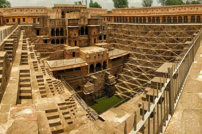 Jaipur to Agra Day Trip with Fatehpur Sikri and Abhaneri - Chand Baori: a striking first stop